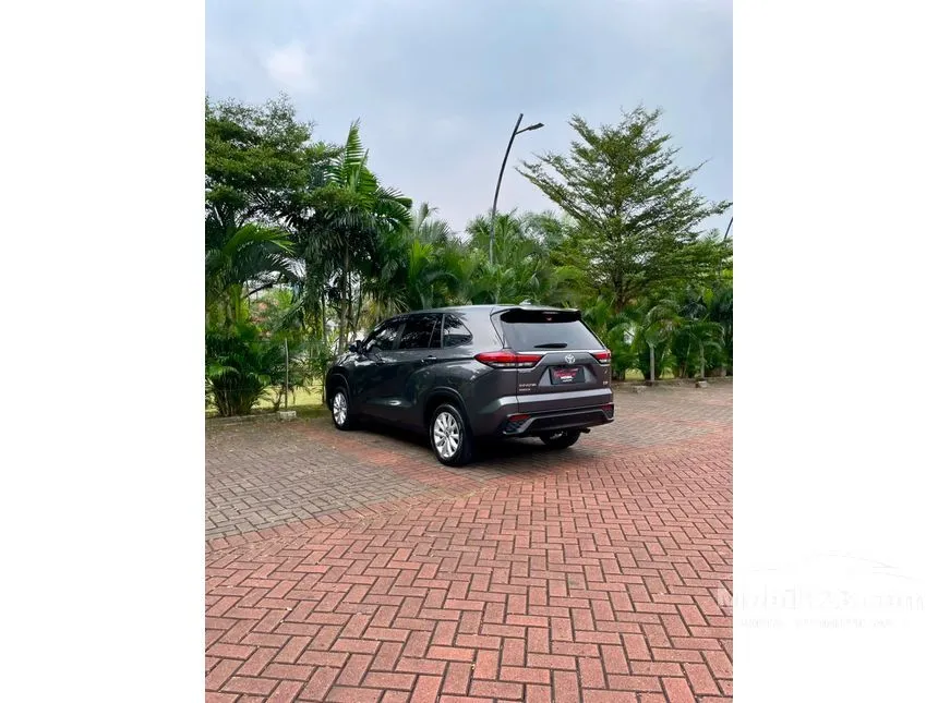 2023 Toyota Kijang Innova Zenix V (Premium Color) MPV