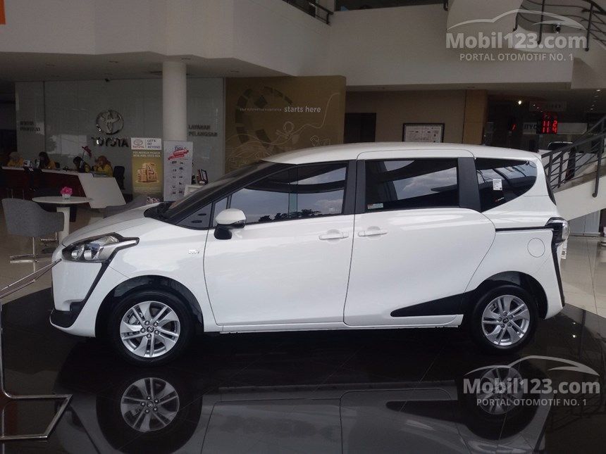 Jual Mobil  Toyota  Sienta  2019 E 1 5 di DKI Jakarta 