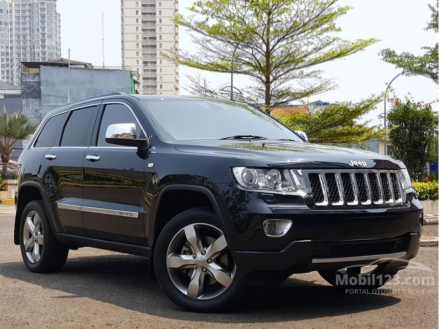  Jual  Mobil  Jeep  Grand Cherokee  2012 Overland 5 7 di DKI 