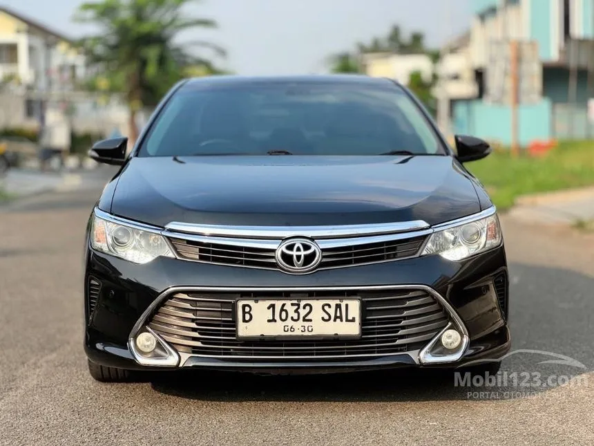 2015 Toyota Camry V Sedan