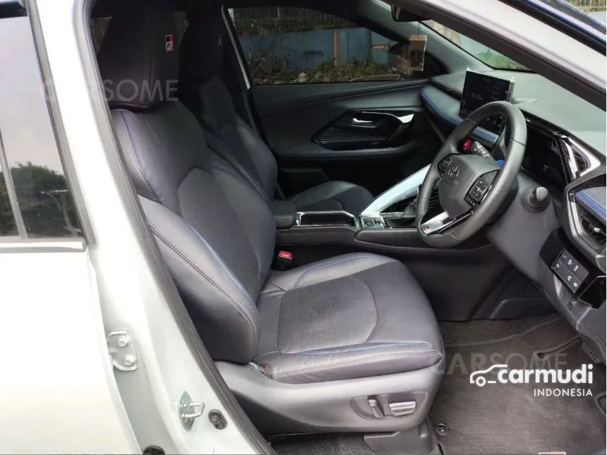 2023 Toyota Yaris Cross S HV (Premium colour) SUV