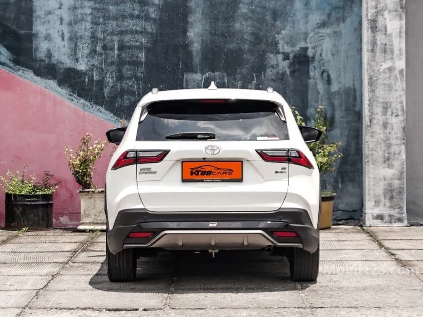 2024 Toyota Yaris Cross S HV (2 Tone) with GR Parts Aero Pkg SUV