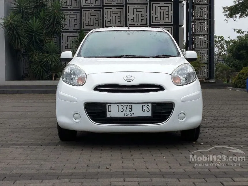 2013 Nissan March XS Hatchback