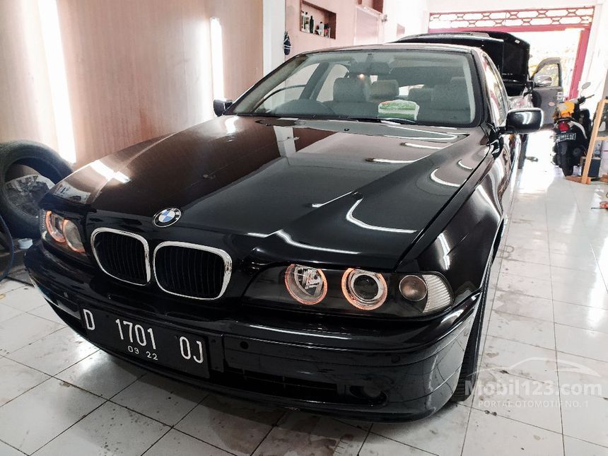  Jual  Mobil BMW  520i  2003 E39 2 2 di Jawa Timur Automatic 