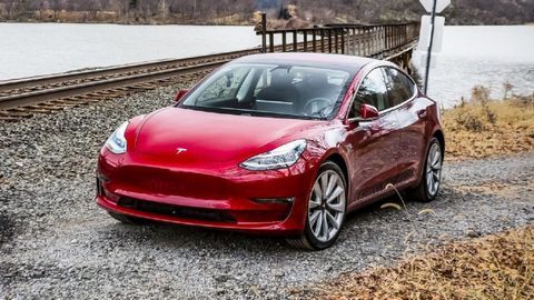 Tesla Model 3 รุ่นล่าสุด ชาร์ตหนึ่งครั้งวิ่งได้แค่ 150 กิโลเมตร