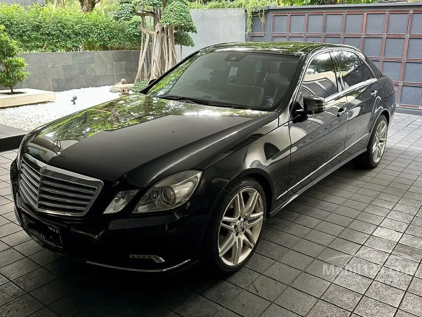 2009 Mercedes-Benz E300 Elegance Sedan