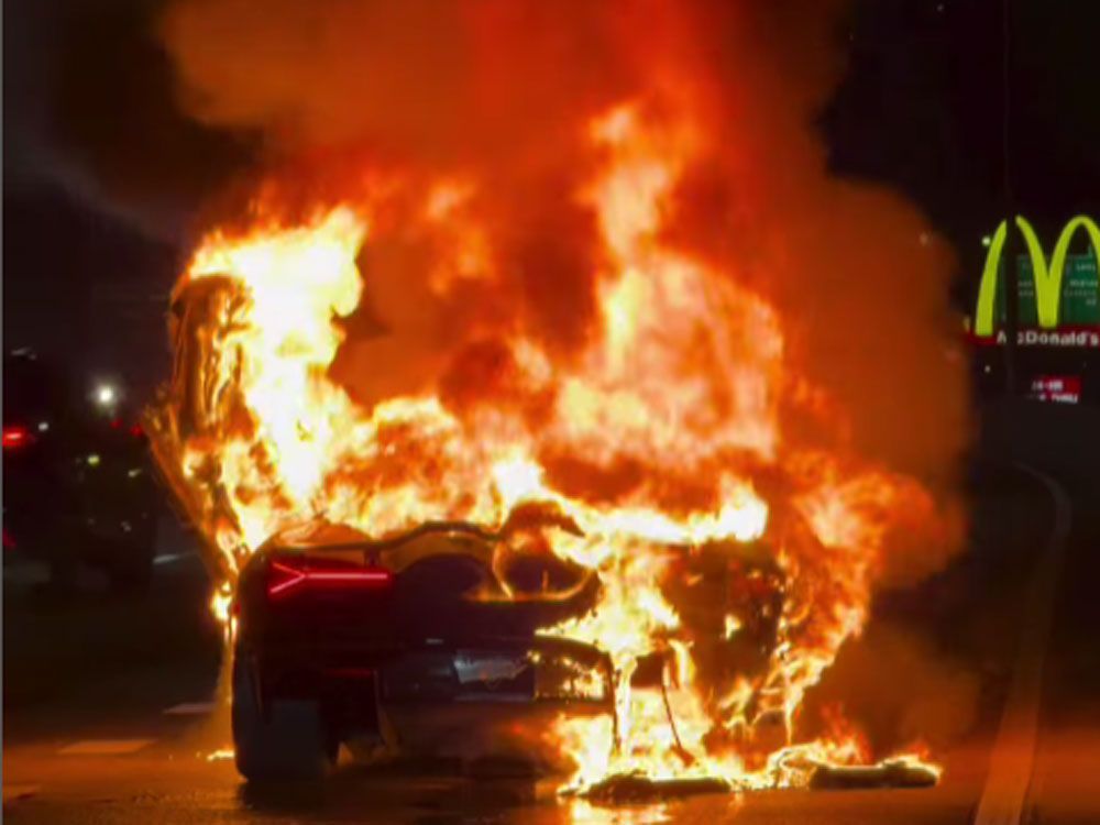 Kasihan, Lamborghini Revuelto Milik Influencer AS Hangus Terbakar