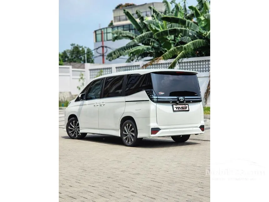 2022 Toyota Voxy MPV