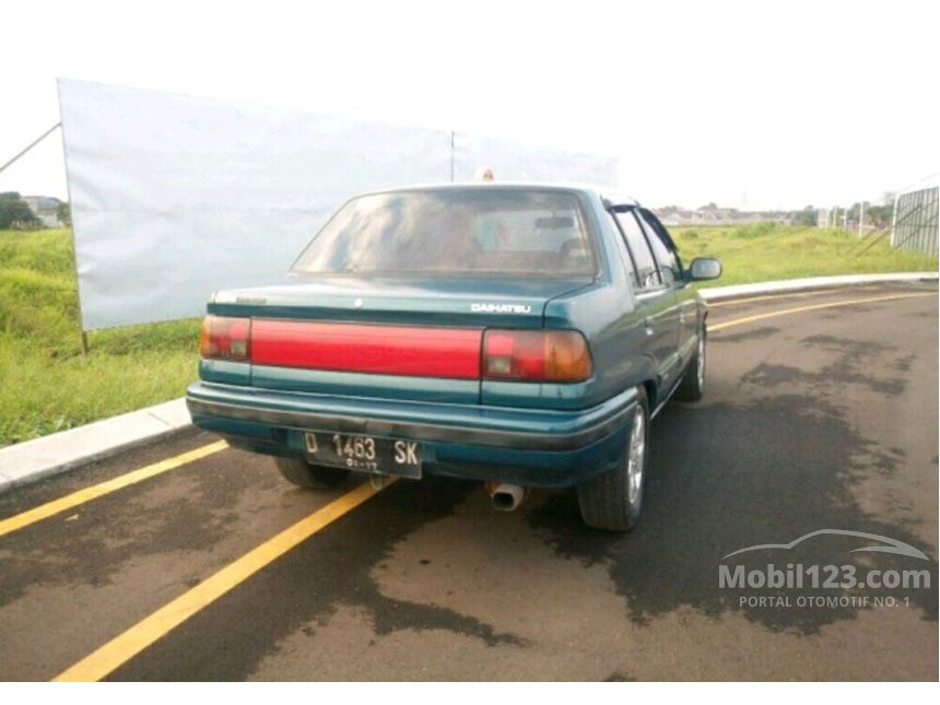 1995 Daihatsu Classy Sedan