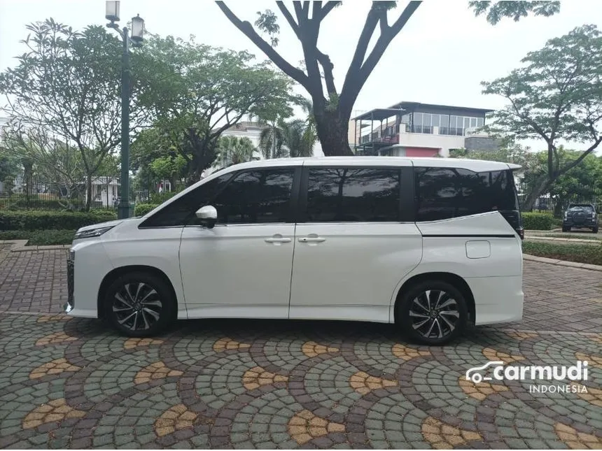 2022 Toyota Voxy Wagon