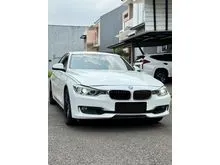 2015 BMW 320i 2.0 Sport Sedan (Faktur 2016) F30 White on Brown Odo 30 Rb (TERMURAH)