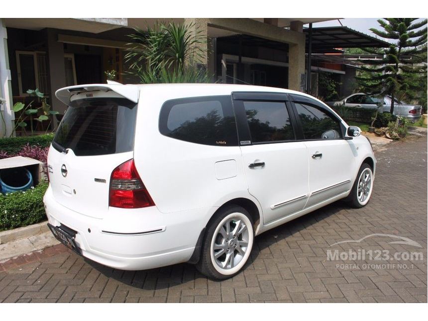 2012 Nissan Grand Livina XV MPV