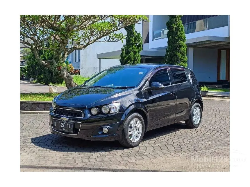 Jual Mobil Chevrolet Aveo 2014 LT 1.4 di Jawa Barat Manual Hatchback Hitam Rp 95.000.000