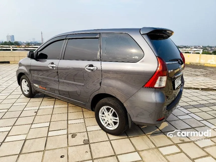 2013 Daihatsu Xenia R DLX MPV