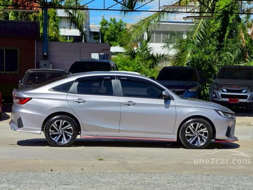 2024 Toyota Yaris Ativ Sport Sedan