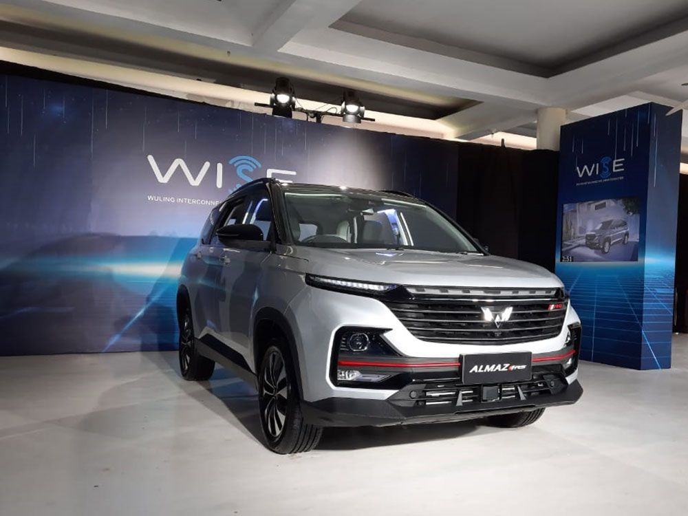 Wuling Almaz RS Fiturnya Pintarnya Bikin Melongo