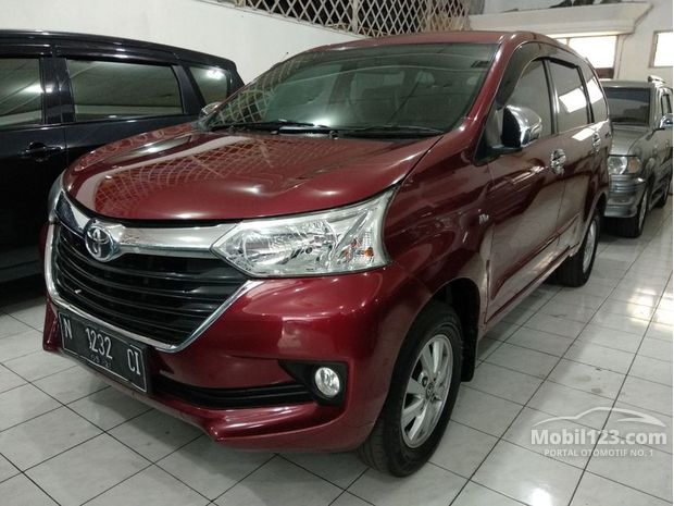 Toyota Avanza Mobil Bekas Baru dijual di Malang Jawa 