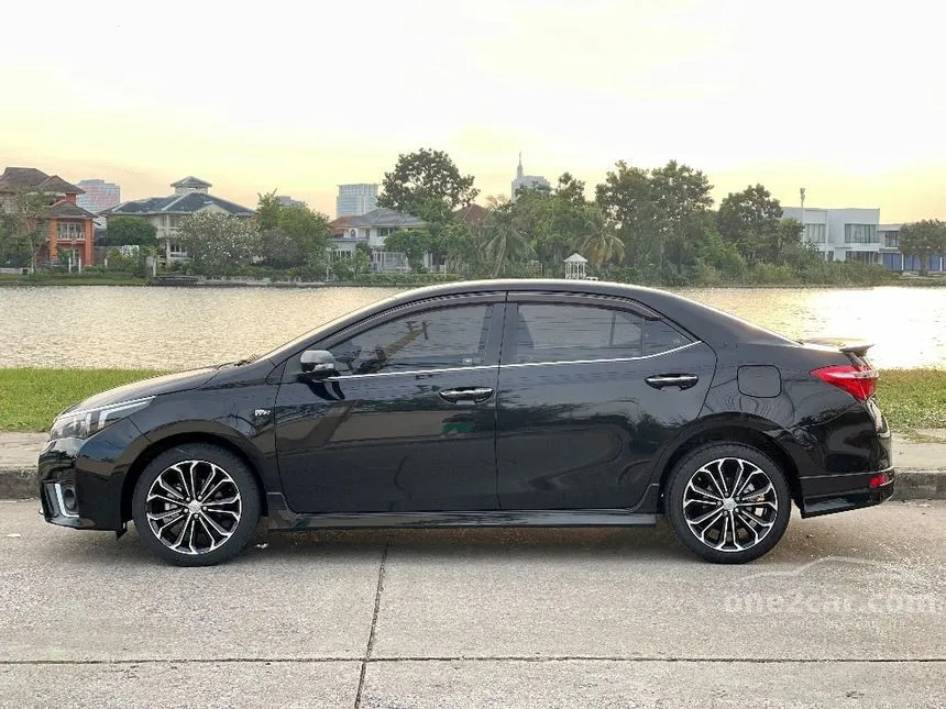 2015 Toyota Corolla Altis S Sedan