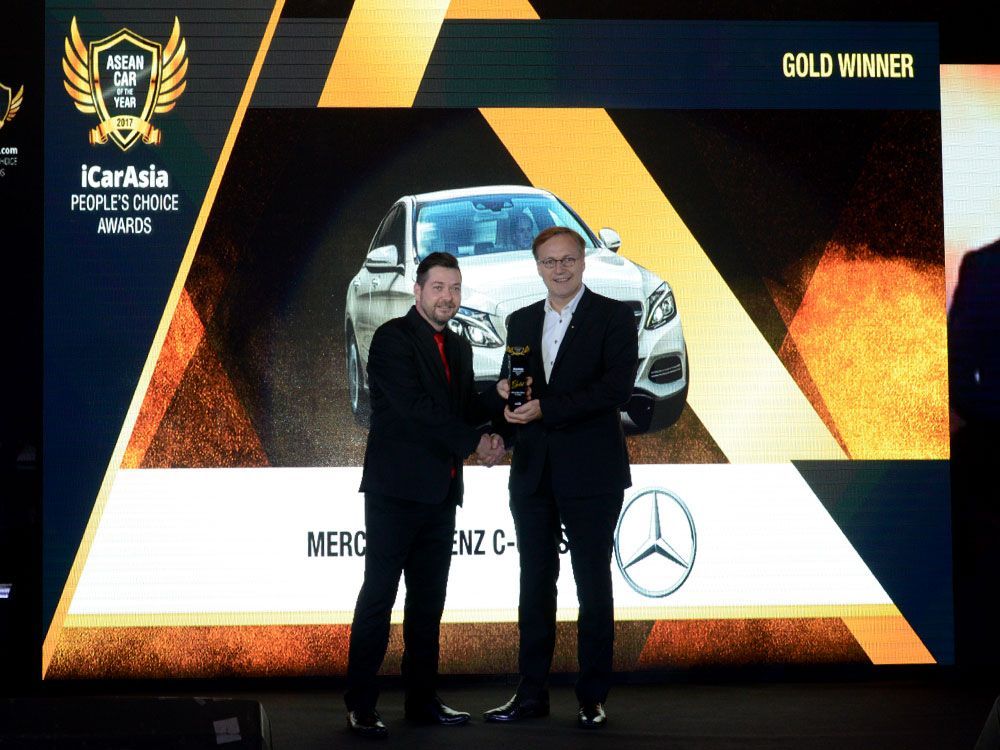 Mercedes Benz C-Class Sabet iCar Asia People's Choice Awards 2017
