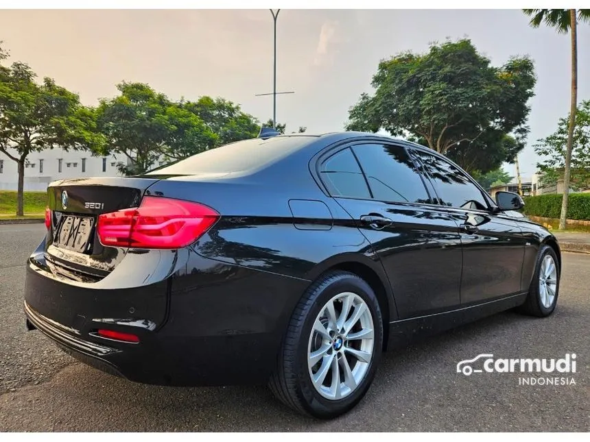 2017 BMW 320i Sport Sedan