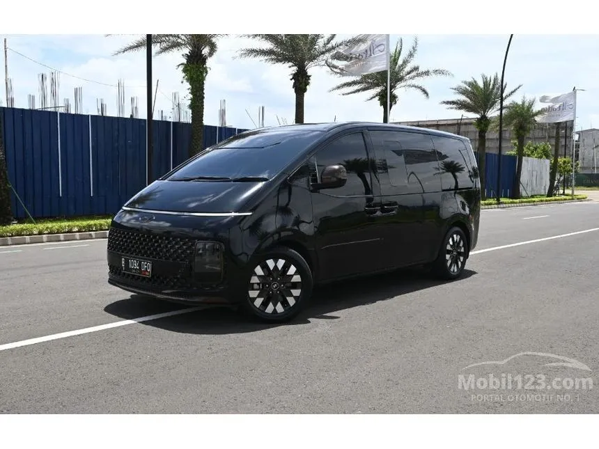 2021 Hyundai Staria Signature 7 MPV