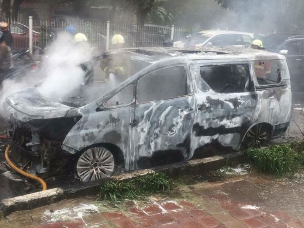 Alphard Terbakar, Toyota Siap Bantu Investigasi
