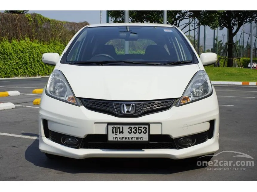 2011 Honda JAZZ SV Hatchback