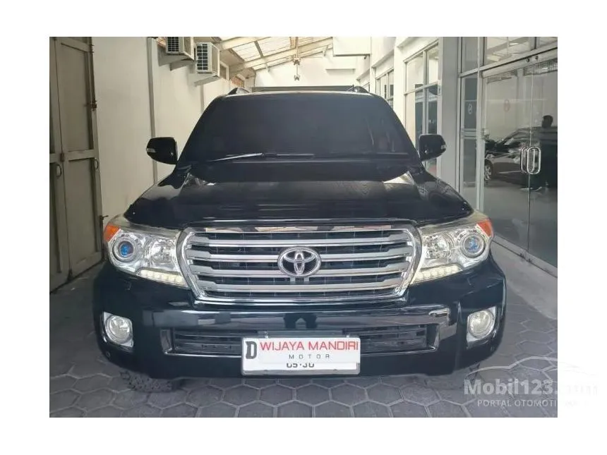 2011 Toyota Land Cruiser 200 Full spec SUV