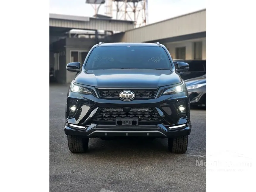 Jual Mobil Toyota Fortuner 2025 VRZ TSS GR Parts Aero Package (Premium Color) 2.8 di DKI Jakarta Automatic SUV Hitam Rp 575.000.000