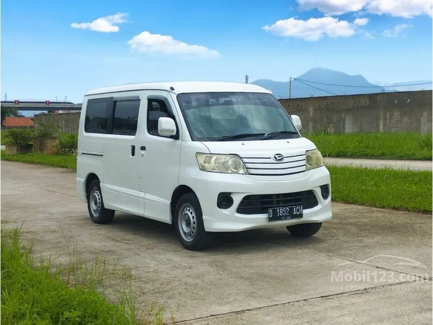 Jual Mobil Daihatsu Luxio 2014 D 1.5 di Jawa Barat Manual Wagon Putih Rp 112.000.000