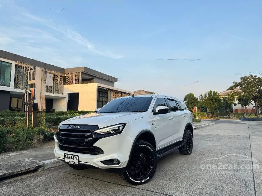2023 Isuzu MU-X Active SUV