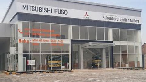 KTB Resmikan Diler Baru Fuso di Pekanbaru