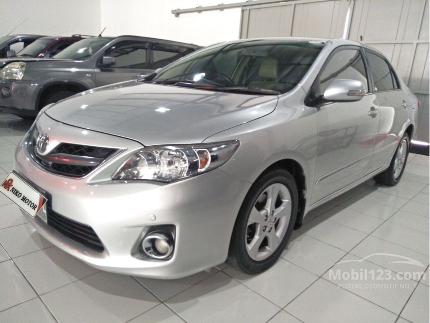 Jual Mobil  Toyota  Corolla  Altis  2010  V 2 0 di Jawa Barat 