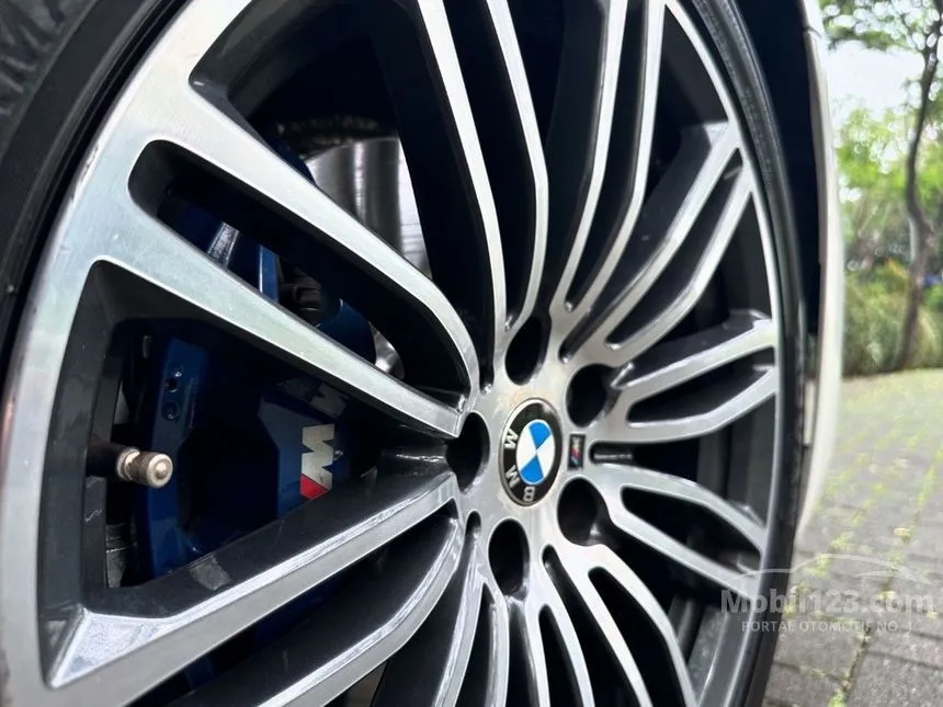 2019 BMW 530i M Sport Sedan