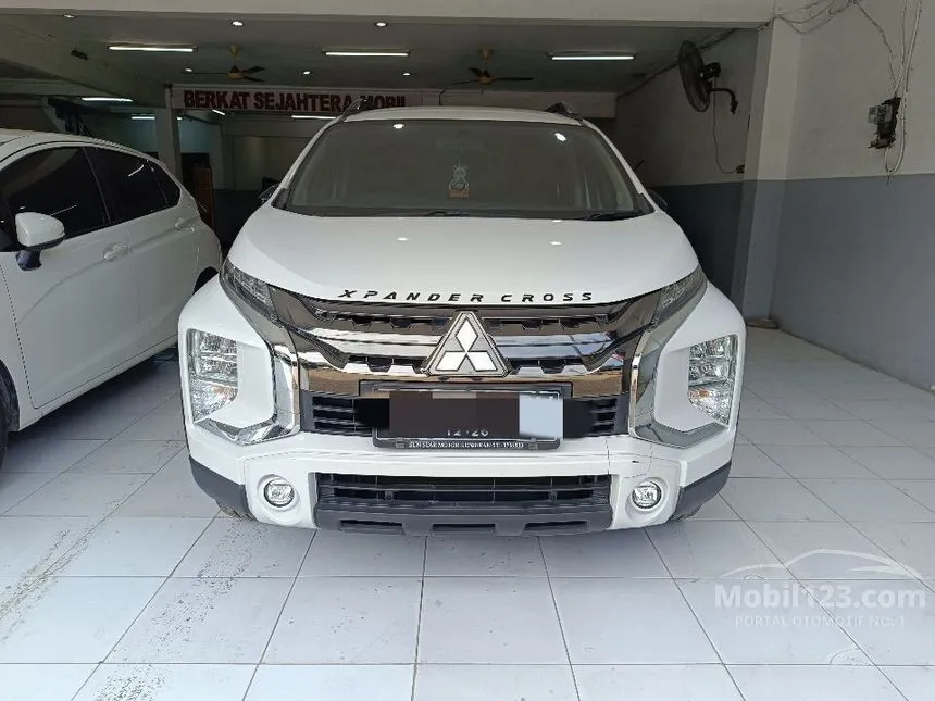 Jual Mobil Mitsubishi Xpander 2020 CROSS Premium Package 1.5 di Jawa Timur Automatic Wagon Putih Rp 255.000.003