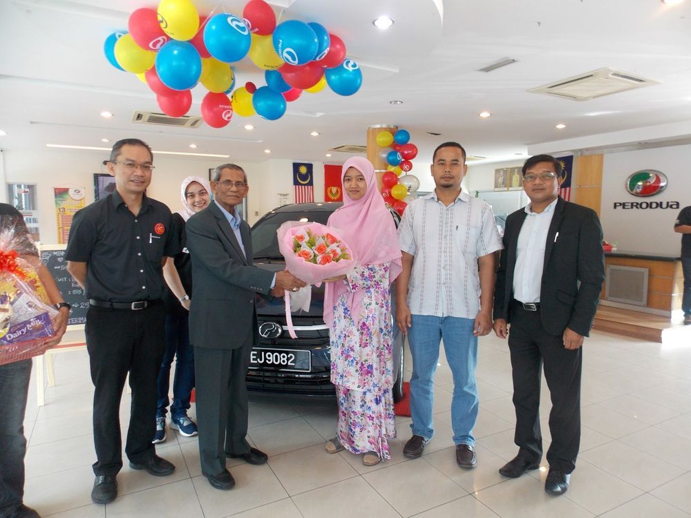 Teacher Becomes Owner Of 250,000th Perodua Axia - Auto 