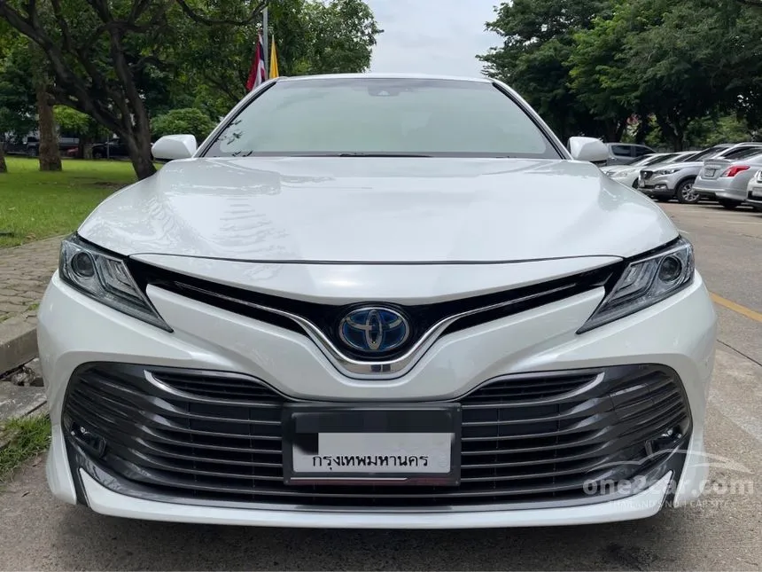 2019 Toyota Camry Hybrid Premium Sedan