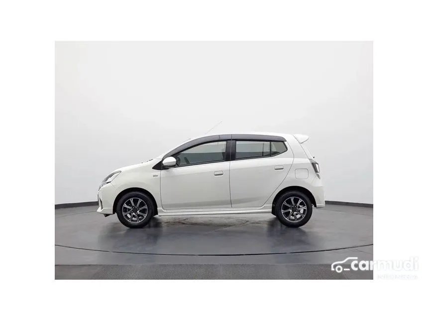 2022 Daihatsu Ayla R Hatchback