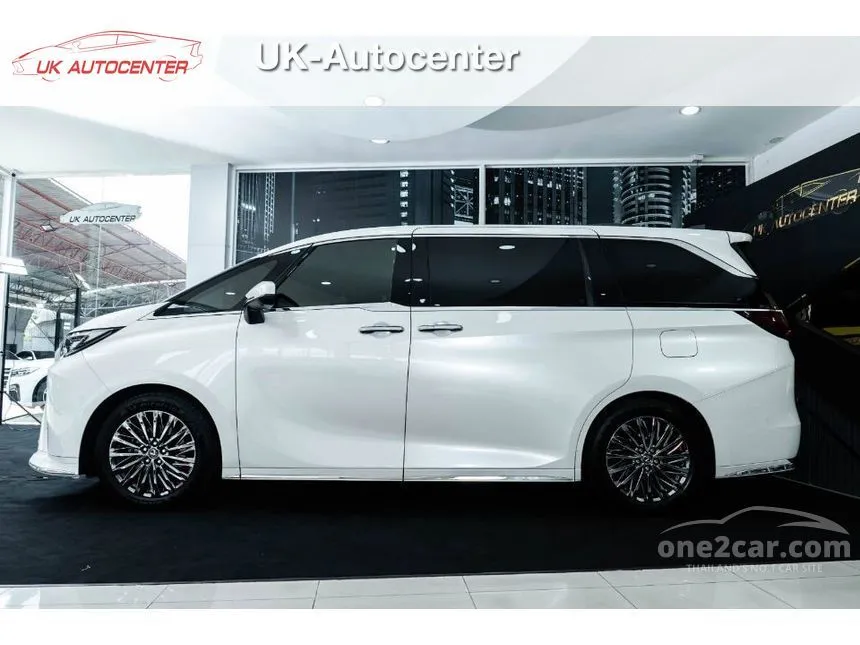 2024 Lexus LM350h Executive Van