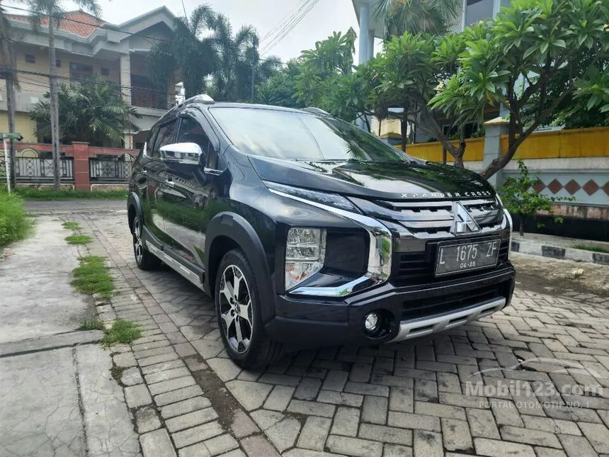 Jual Mobil Mitsubishi Xpander 2020 CROSS Premium Package 1.5 di Jawa Timur Automatic Wagon Hitam Rp 250.000.000
