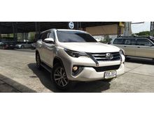 2015 Toyota Fortuner 2.4 (ปี 15-18) V SUV
