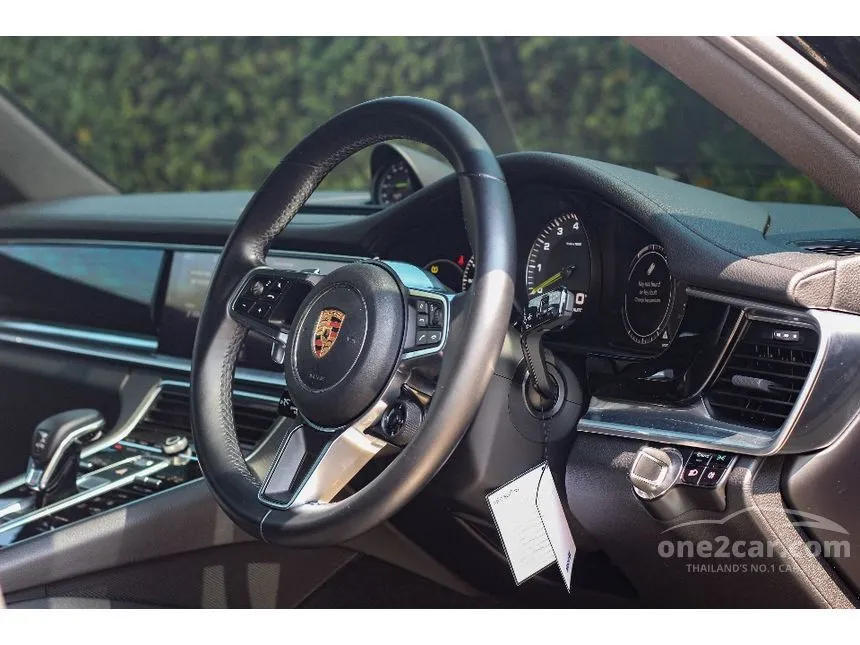 2017 Porsche PANAMERA 4 E-Hybrid Sedan