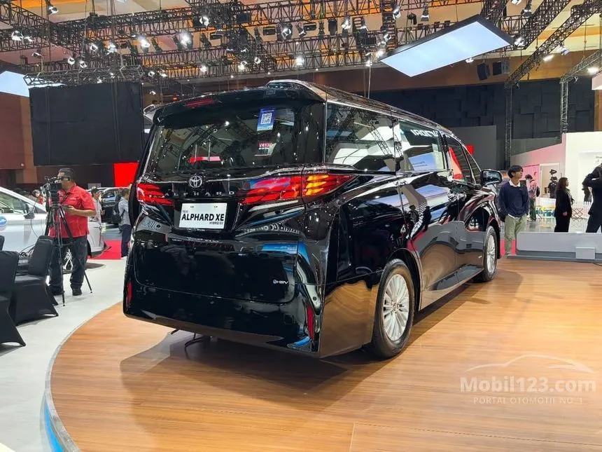 2026 Toyota Alphard XE HEV (Non Premium Color) MPV