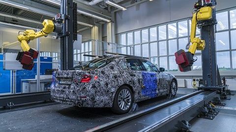 BMW Group Prepares Dingolfing Plant for G30 Production, Magna Steyr to Supplement Production