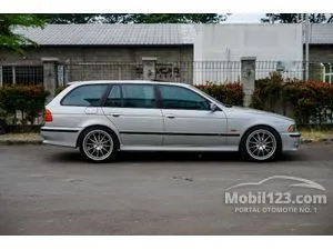 2000 BMW 528i 2.8 Wagon