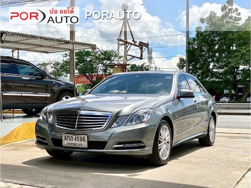 2013 Mercedes-Benz E200 CGI BlueEFFICIENCY Sedan