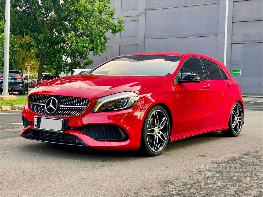 2015 Mercedes-Benz A200 Urban Hatchback