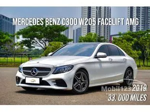 2019 Mercedes-Benz C300 2.0 AMG Line Sedan