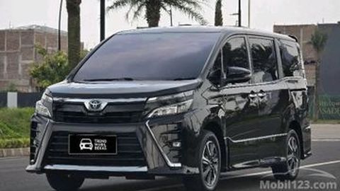 Toyota Voxy Bekas Kini Seharga Calya Baru, Modal Rp200 Jutaan Dapat Captain Seat dan Sunroof