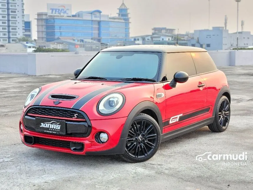 2018 MINI Cooper S 3 Door (Red Hot) Hatchback